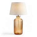Tafellamp van amberkleurig glas met stoffen lampenkap 30 x 30 x 60cm